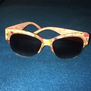 Oscar De Larenta floral 50s style sunglasses